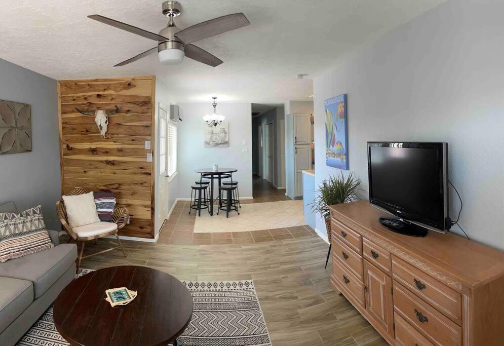 Comfy, Contemporary Quiet Retreat Vacation Home With Views Albuquerque Ngoại thất bức ảnh